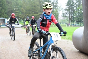 VTT à Sainte-Sigolène : la course des U9 en photos