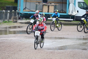 VTT à Sainte-Sigolène : la course des U9 en photos