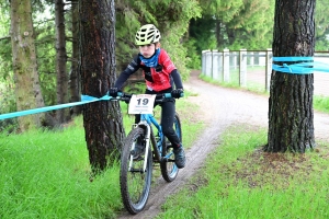 VTT à Sainte-Sigolène : la course des U9 en photos