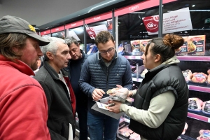 Yssingeaux : les agriculteurs à la rencontre des grandes surfaces et des consommateurs