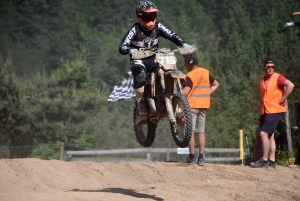 Yssingeaux : 176 pilotes et des poussières au motocross (photos)