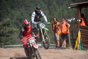 Yssingeaux : 176 pilotes et des poussières au motocross (photos)