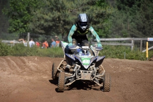 Yssingeaux : 176 pilotes et des poussières au motocross (photos)