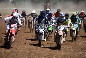 Yssingeaux : 176 pilotes et des poussières au motocross (photos)