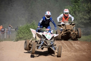 Yssingeaux : 176 pilotes et des poussières au motocross (photos)