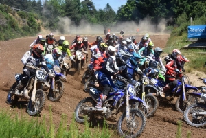 Yssingeaux : 176 pilotes et des poussières au motocross (photos)