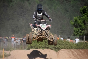 Yssingeaux : 176 pilotes et des poussières au motocross (photos)