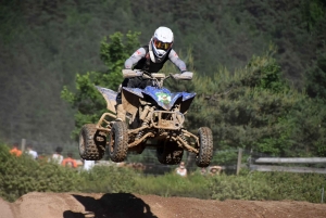 Yssingeaux : 176 pilotes et des poussières au motocross (photos)