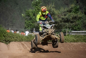 Yssingeaux : 176 pilotes et des poussières au motocross (photos)