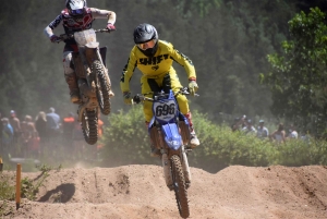 Yssingeaux : 176 pilotes et des poussières au motocross (photos)