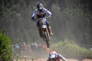 Yssingeaux : 176 pilotes et des poussières au motocross (photos)