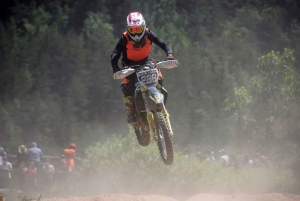 Yssingeaux : 176 pilotes et des poussières au motocross (photos)