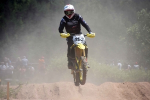 Yssingeaux : 176 pilotes et des poussières au motocross (photos)