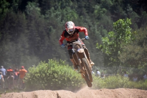 Yssingeaux : 176 pilotes et des poussières au motocross (photos)