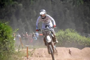 Yssingeaux : 176 pilotes et des poussières au motocross (photos)