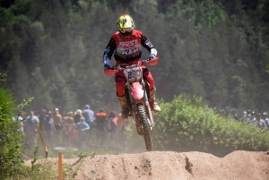 Yssingeaux : 176 pilotes et des poussières au motocross (photos)