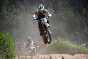 Yssingeaux : 176 pilotes et des poussières au motocross (photos)