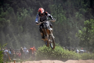 Yssingeaux : 176 pilotes et des poussières au motocross (photos)