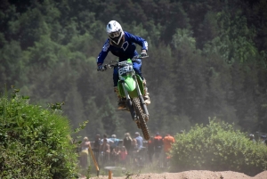 Yssingeaux : 176 pilotes et des poussières au motocross (photos)