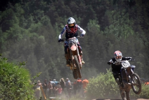 Yssingeaux : 176 pilotes et des poussières au motocross (photos)