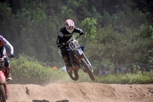 Yssingeaux : 176 pilotes et des poussières au motocross (photos)