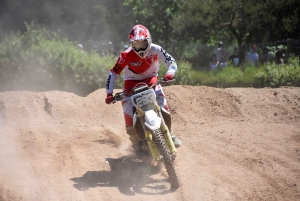 Yssingeaux : 176 pilotes et des poussières au motocross (photos)