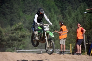 Yssingeaux : 176 pilotes et des poussières au motocross (photos)