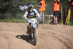 Yssingeaux : 176 pilotes et des poussières au motocross (photos)