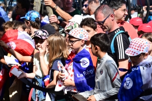 Tout roule pour le départ du Critérium du Dauphiné à Monistrol-sur-Loire (vidéo)