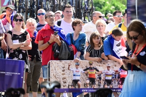 Tout roule pour le départ du Critérium du Dauphiné à Monistrol-sur-Loire (vidéo)