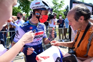 Tout roule pour le départ du Critérium du Dauphiné à Monistrol-sur-Loire (vidéo)