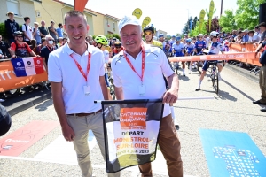 Tout roule pour le départ du Critérium du Dauphiné à Monistrol-sur-Loire (vidéo)