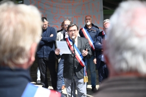 Saint-Germain-Laprade : les maires de Haute-Loire apportent leur soutien aux élus