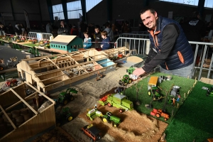 Lapte : un mini-Salon de l&#039;agriculture avec du matériel agricole, forestier et travaux publics (vidéo)