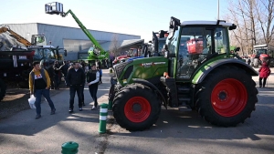 Lapte : un mini-Salon de l&#039;agriculture avec du matériel agricole, forestier et travaux publics (vidéo)