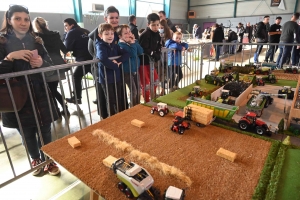 Lapte : un mini-Salon de l&#039;agriculture avec du matériel agricole, forestier et travaux publics (vidéo)