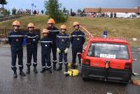 Monistrol-sur-Loire : le drapeau tricolore illustré par les lances des pompiers