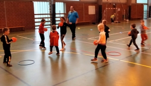 Le hand au programme des écoliers de Montfaucon-en-Velay