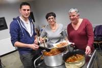 La rencontre s&#039;est terminée autour d&#039;un cassoulet &quot;maison&quot; copieux et savoureux.