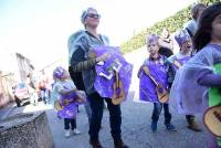 Monistrol-sur-Loire : un Carnaval déjanté et coloré dans les rues (vidéo)