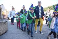 Monistrol-sur-Loire : un Carnaval déjanté et coloré dans les rues (vidéo)