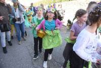 Monistrol-sur-Loire : un Carnaval déjanté et coloré dans les rues (vidéo)