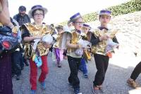 Monistrol-sur-Loire : un Carnaval déjanté et coloré dans les rues (vidéo)