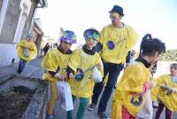 Monistrol-sur-Loire : un Carnaval déjanté et coloré dans les rues (vidéo)