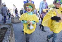 Monistrol-sur-Loire : un Carnaval déjanté et coloré dans les rues (vidéo)