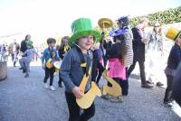 Monistrol-sur-Loire : un Carnaval déjanté et coloré dans les rues (vidéo)