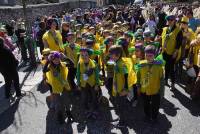 Monistrol-sur-Loire : un Carnaval déjanté et coloré dans les rues (vidéo)