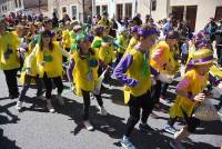 Monistrol-sur-Loire : un Carnaval déjanté et coloré dans les rues (vidéo)