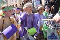 Monistrol-sur-Loire : un Carnaval déjanté et coloré dans les rues (vidéo)