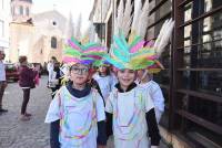 Monistrol-sur-Loire : un Carnaval déjanté et coloré dans les rues (vidéo)